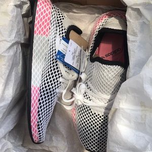 DEERUPT RUNNER FOR WOMAN SIZE 8.5